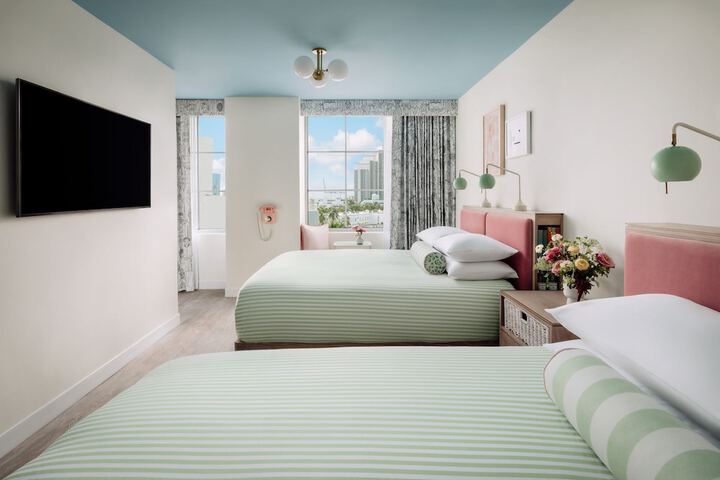 Room 54 of 119