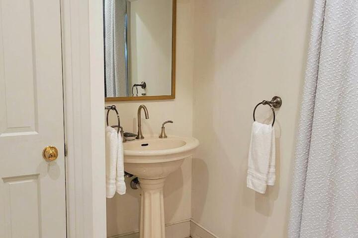 Pinetown Bridge Bnb LLC