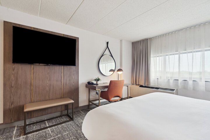 Crowne Plaza Lansing by IHG