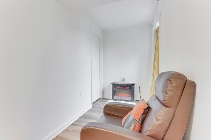 Cozy Inwood Apartment: History Hiking & Wine!