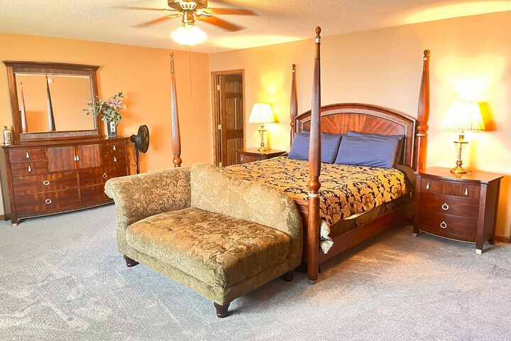Horseshoe Bay Lodge