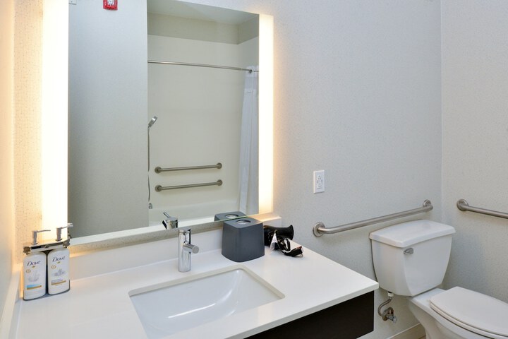 Holiday Inn Express & Suites Carthage by IHG
