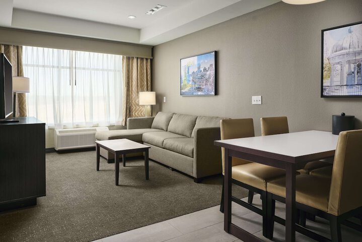 Room 15 of 28