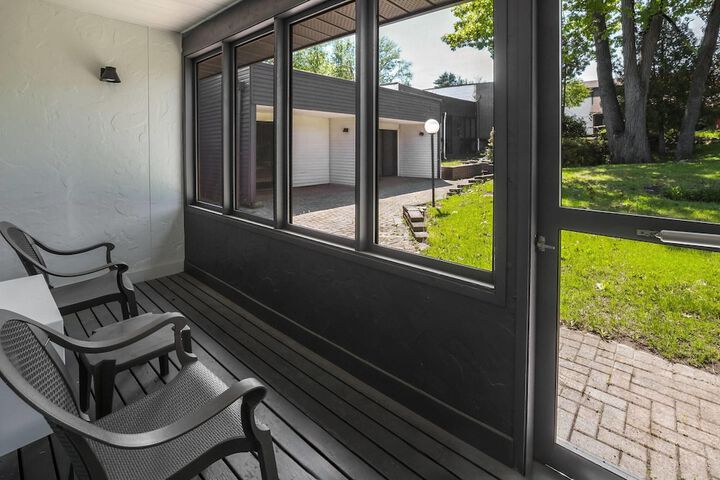 Super 8 by Wyndham Gananoque / Country Squire Resort