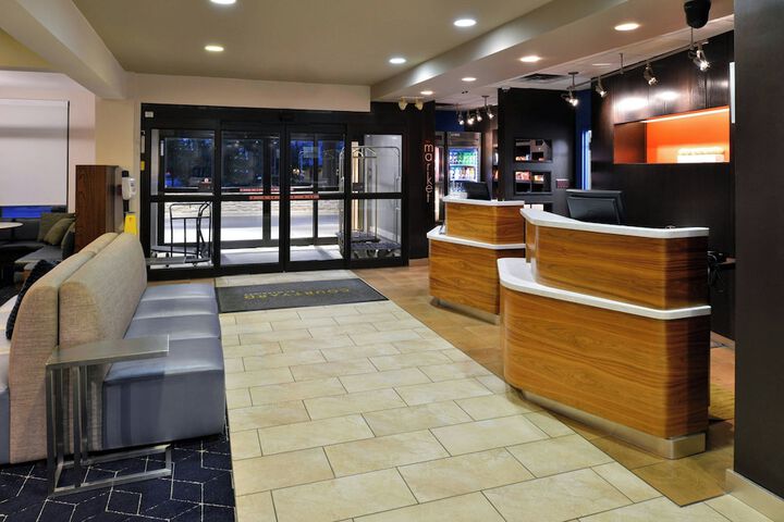 Courtyard by Marriott Detroit Utica