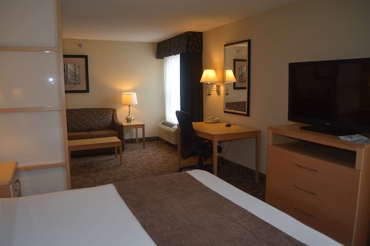Room 7 of 38
