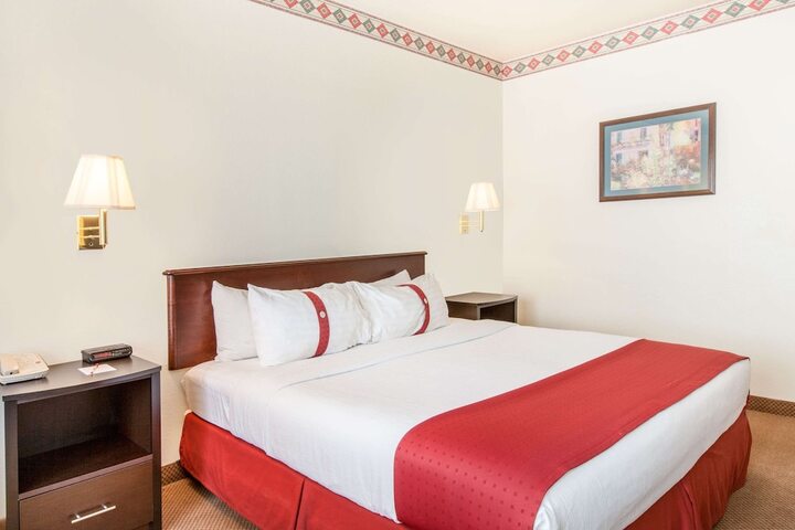 Room 16 of 29