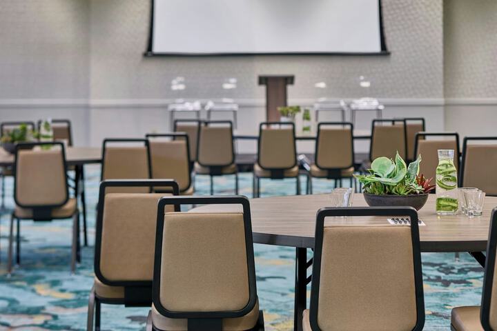 Renaissance Shoals Resort & Spa