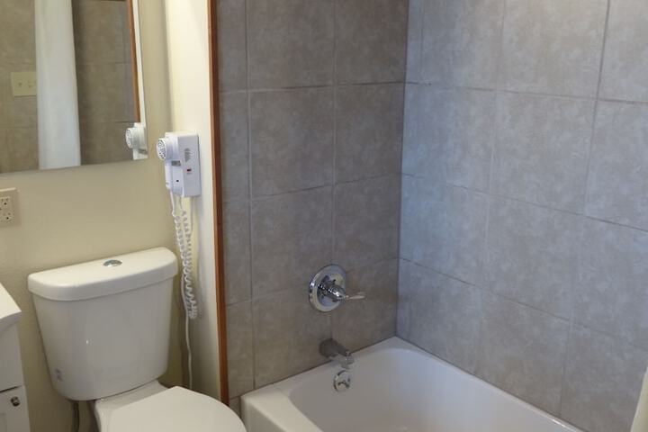 Alpine Lodge & Resort Burkesville
