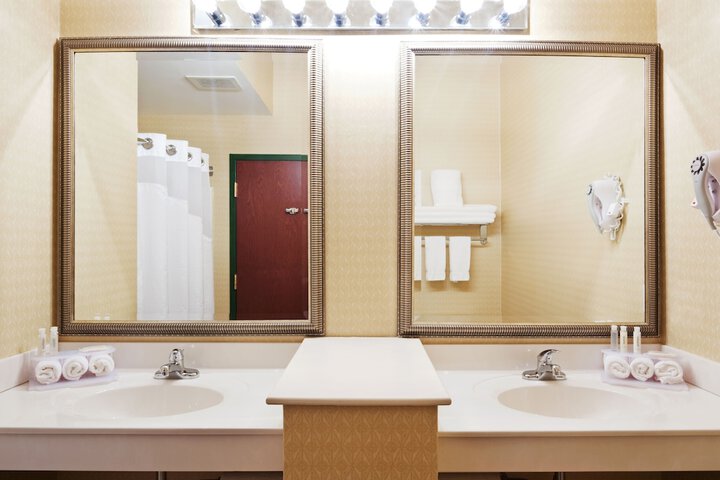 Room 6 of 25