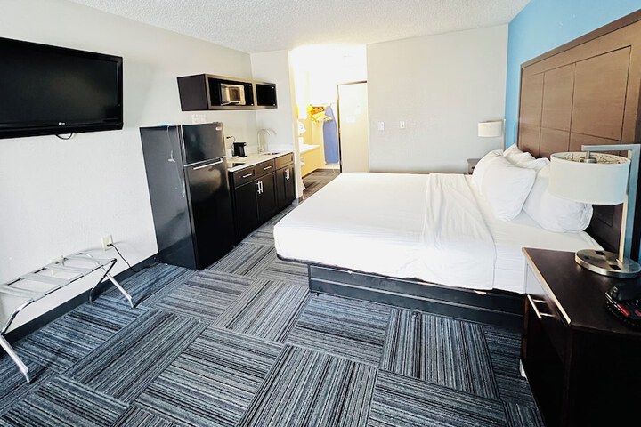 Room 28 of 53