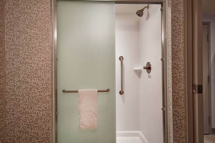 Room 30 of 44