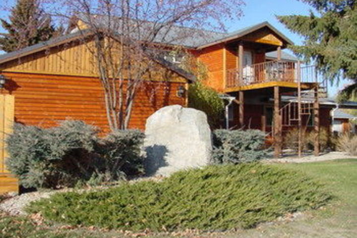 The Leaning Tree Lodge