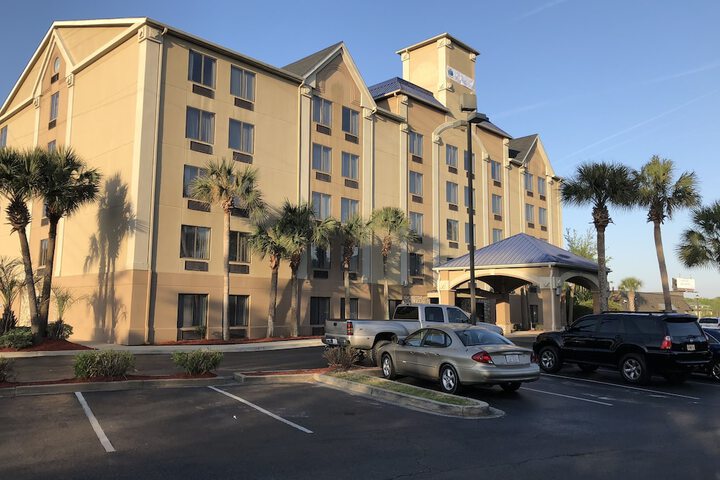 Country Inn & Suites by Radisson Murrells Inlet, SC