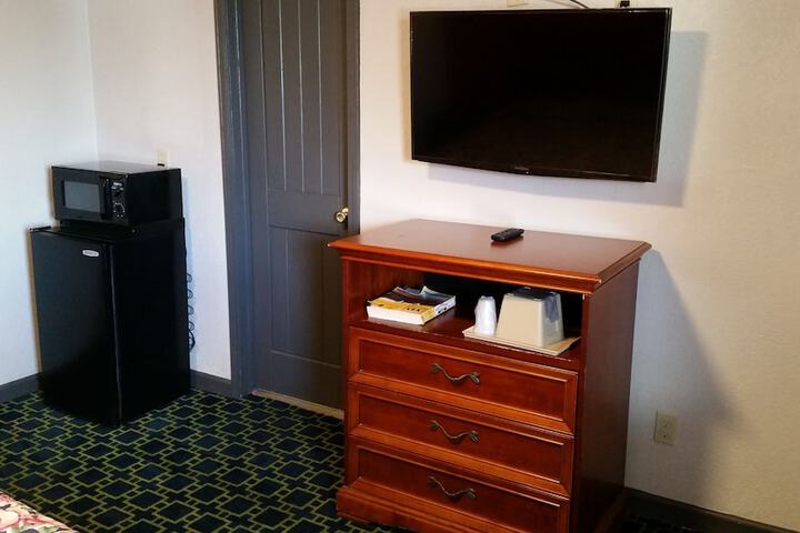 Room 15 of 28