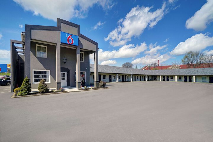 Motel 6 Washington PA