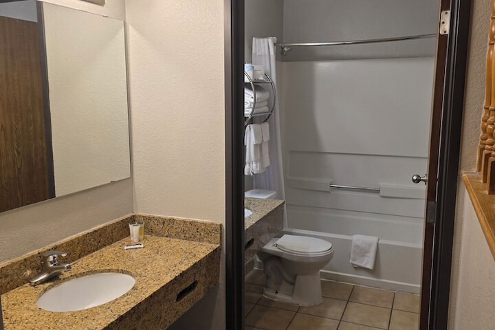 Antelope Inn and Suites