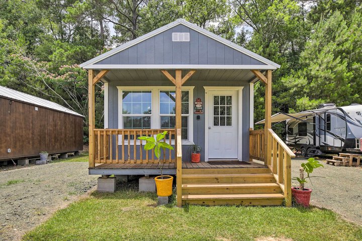 Stylish Woodville Cabin: Fishing Dock Access!