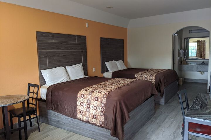 Room 8 of 20