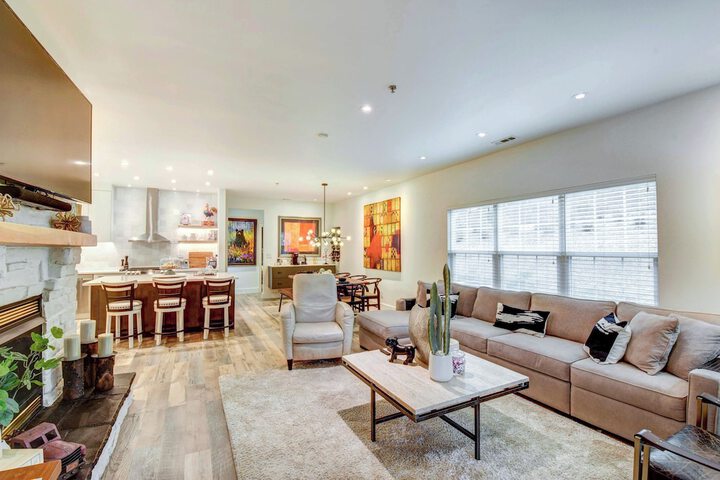 Modern Condo + Golf Course View Near Hiking!
