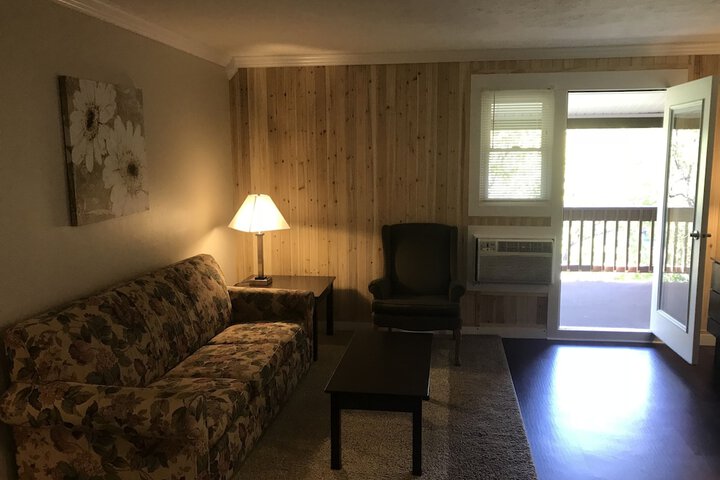 Room 13 of 32