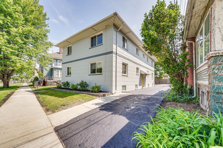 Pet-friendly Vacation Rental Apt Near Bishop Park!