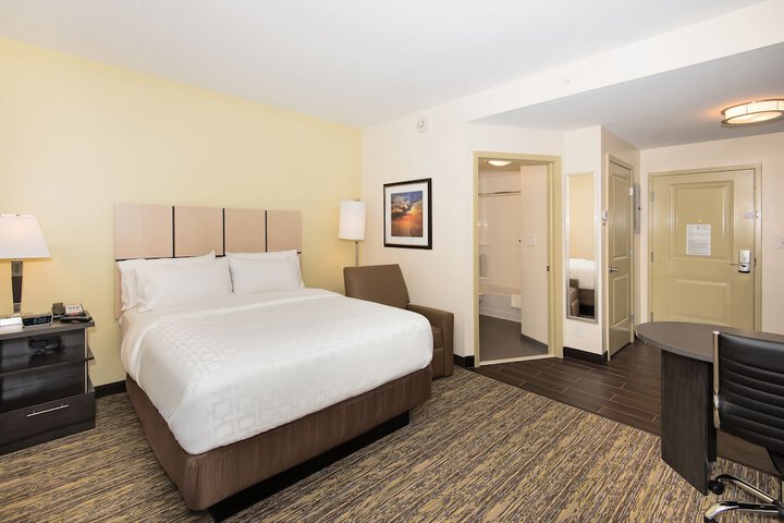Room 16 of 40