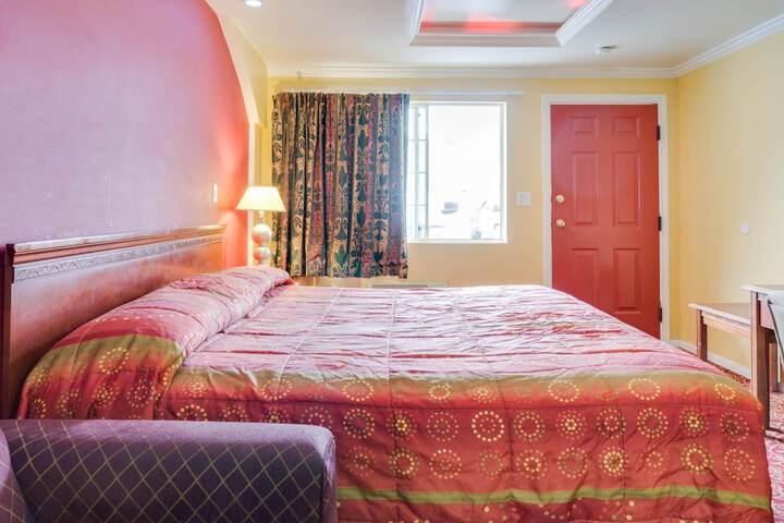 Room 36 of 82