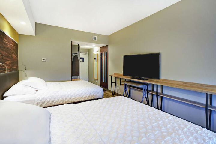 Room 14 of 32