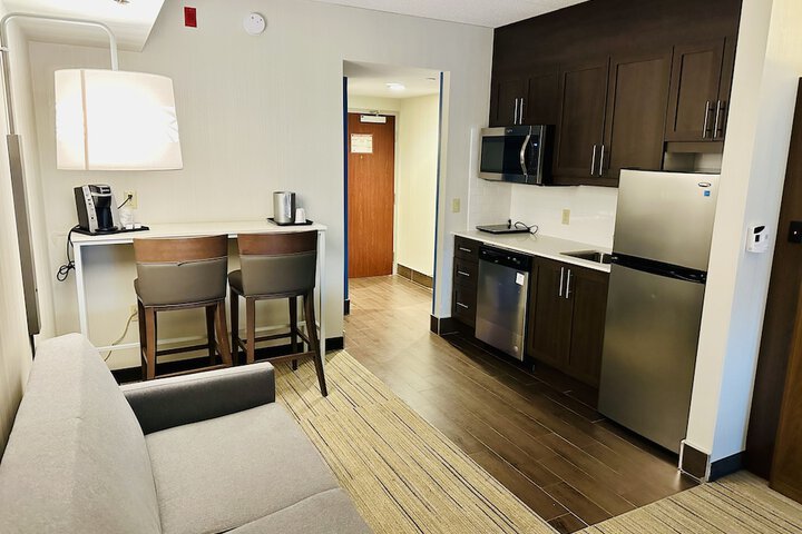 Room 10 of 30