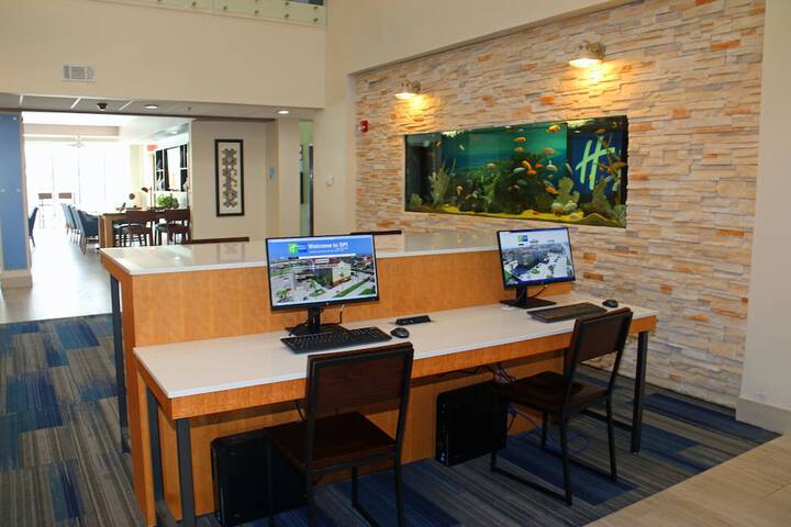 Business Center 53 of 54