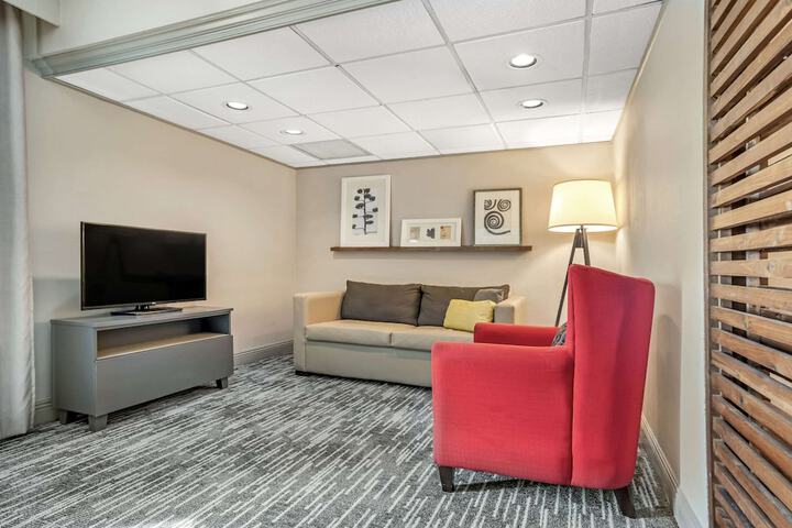 Room 62 of 89