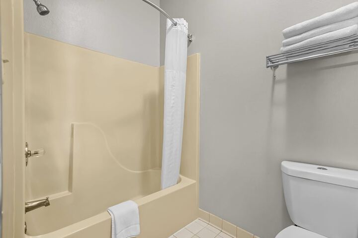 Days Inn by Wyndham Collinsville / St. Louis