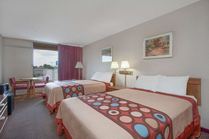 Room 8 of 19