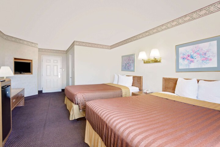 Room 14 of 18