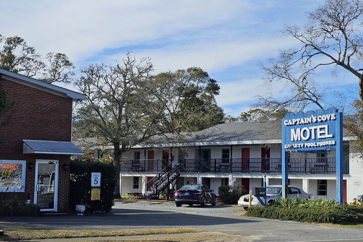 Captains Cove Motel