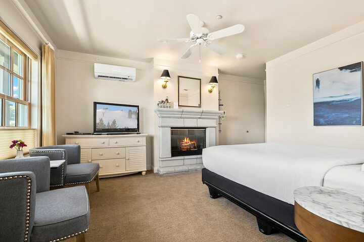Room 45 of 76