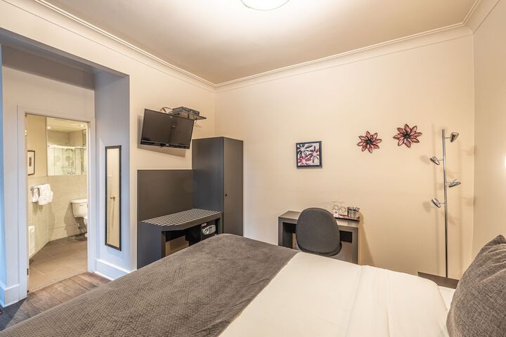 Room 11 of 39