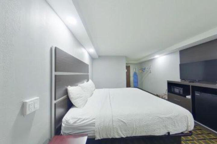 Days Hotel & Conference Center by Wyndham Danville