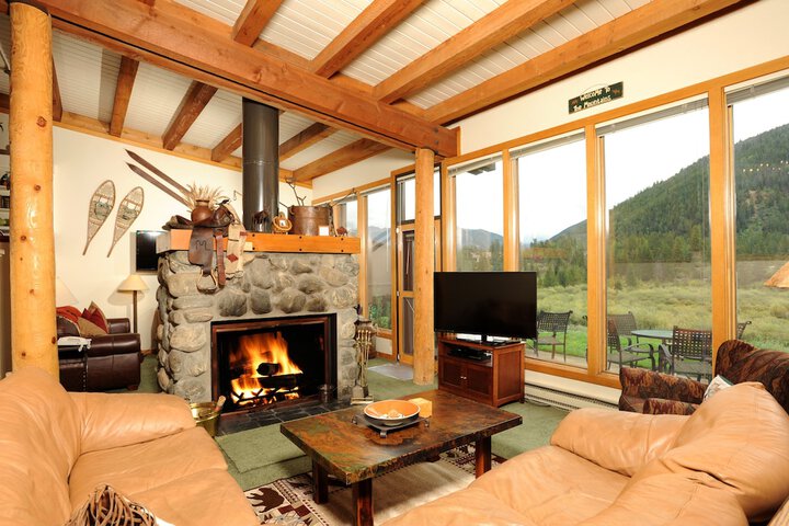 Evergreen Condominiums by Vail Resorts