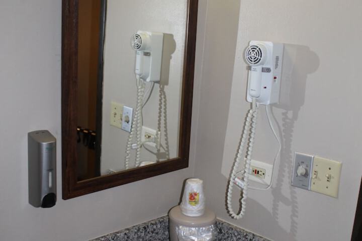 Room 8 of 12