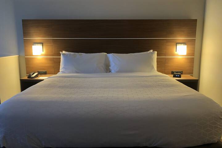 Holiday Inn Express & Suites Madison West - Middleton by IHG