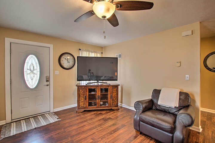 Cottage w / Yard Walk to Historic Attractions