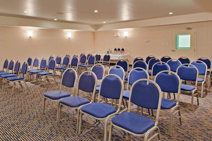 Ballroom/Hall 31 of 32