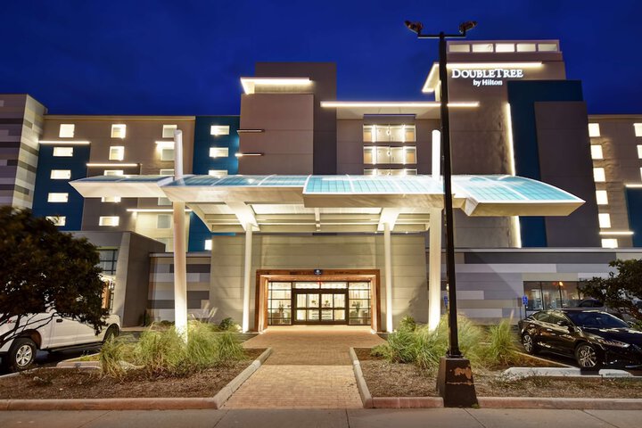 DoubleTree by Hilton Virginia Beach Oceanfront South