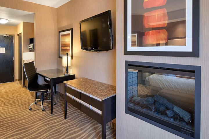Room 8 of 25