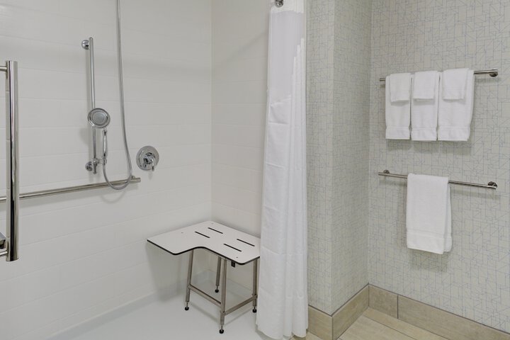 Room 11 of 26
