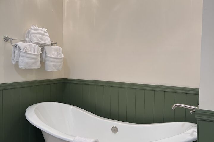 Whitestone Inn