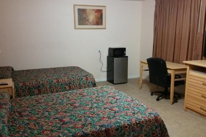 Room 12 of 18