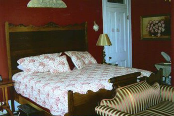 Victorian House Bed & Breakfast